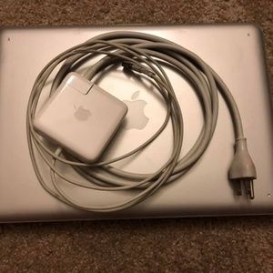 USED 2010 MacBook Pro 13 Inch FAULTY Start Up Disc